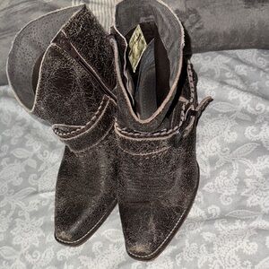 ROPER WOMANS Distressed Brown Leather Ankle Boots 7.5